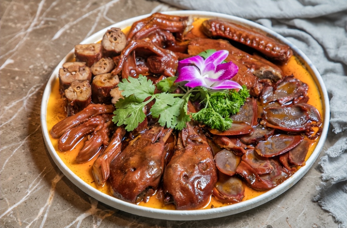 国内卤味三巨头分析,卤味鸭脖三巨头排名