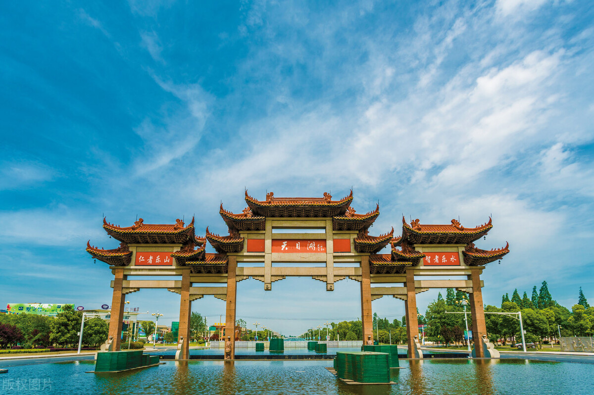 泡纯天然温泉地方推荐,冬天哪里温泉度假村最好