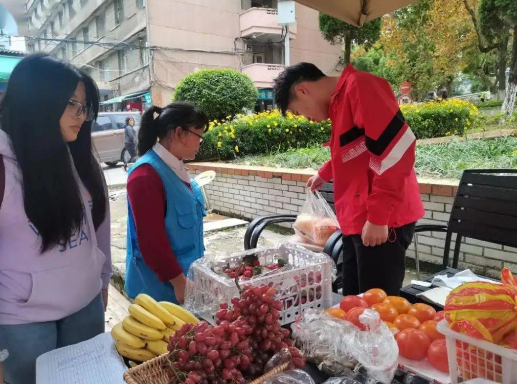 水果店碎碎念式标语,水果店老板回应碎碎念式标语