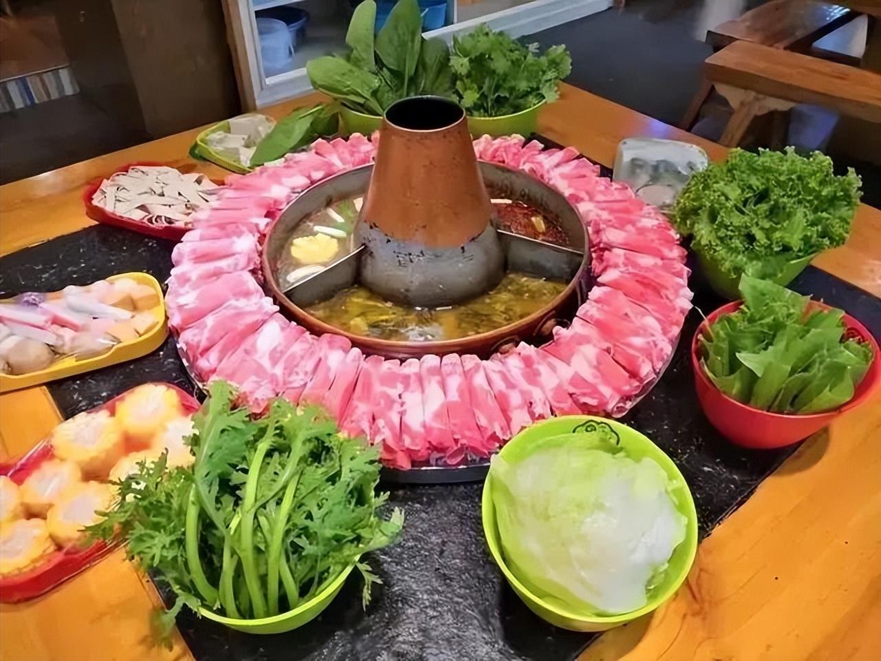 陕南旅游必备美食攻略,五一游吃什么食物