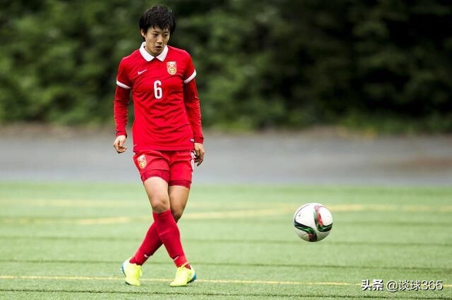 34岁前女足队长升任主教练，昔日铁闸绰号“小狼”，退役后当老师