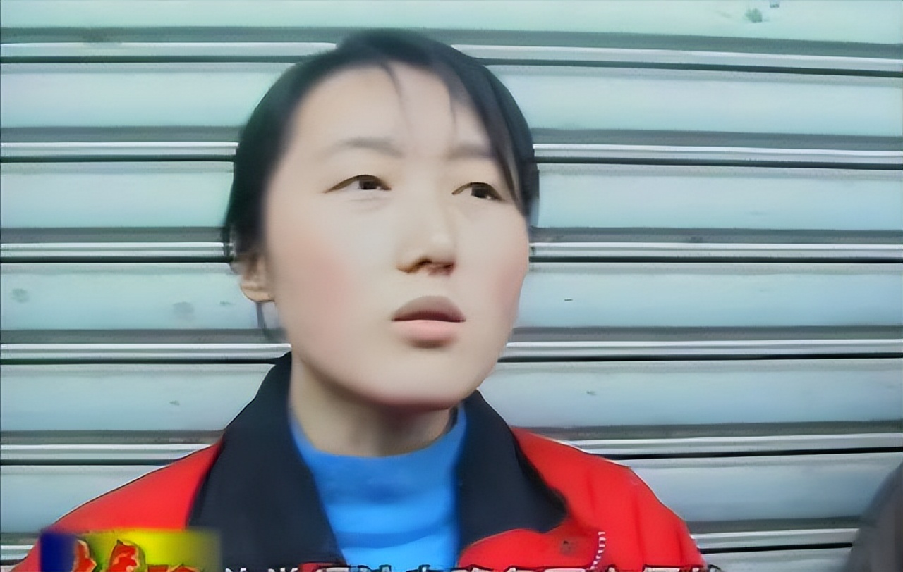 成都赤脚医生为控制女友，竟在对方*体下**上了把锁，自己用时才打开