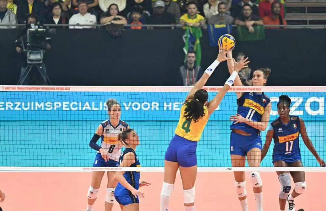 鎰忓ぇ鍒╁コ鎺掍富鏁欑粌璧涘悗閲囪,鎰忓ぇ鍒╁コ鎺掍富鏁欑粌鍑哄眬