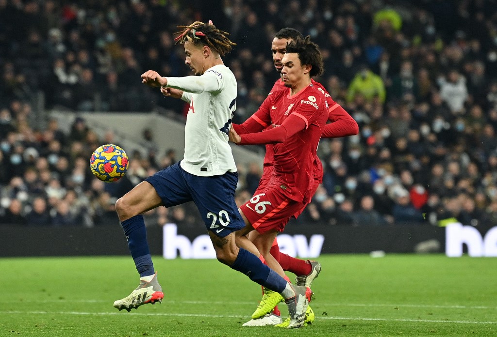 孔蒂、克洛普联手表演重金属足球MOTD节目毫不客气指出裁判问题