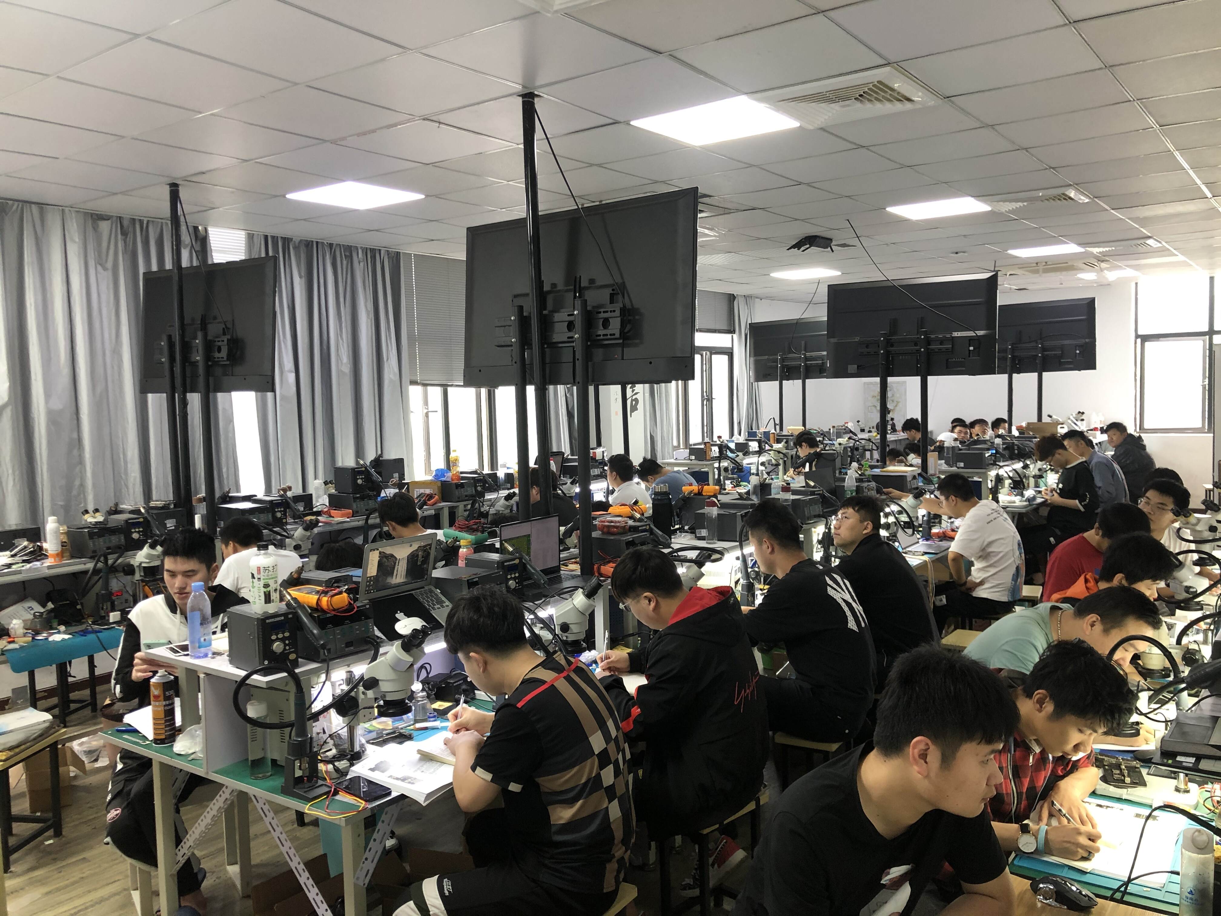 想学个手机维修哪里有培训班,学修手机维修哪里最好