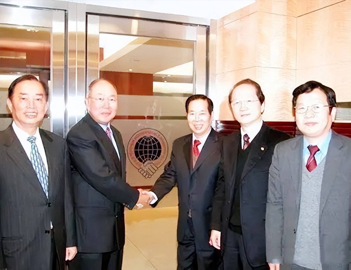 香港富豪三个儿子,香港富豪的三个儿子