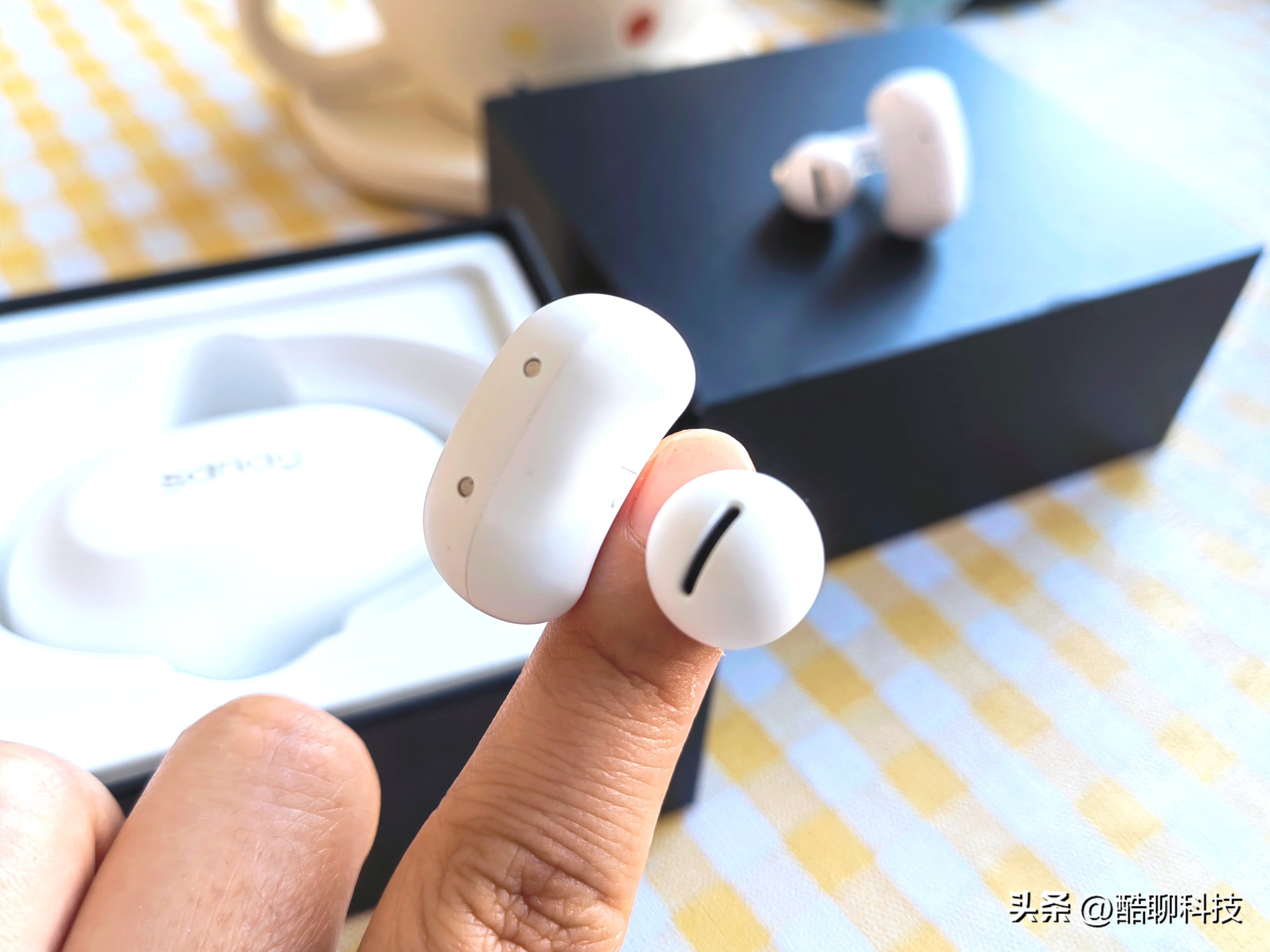 半入耳式蓝牙耳机推荐不伤耳朵,夹耳式蓝牙耳机真的好用吗