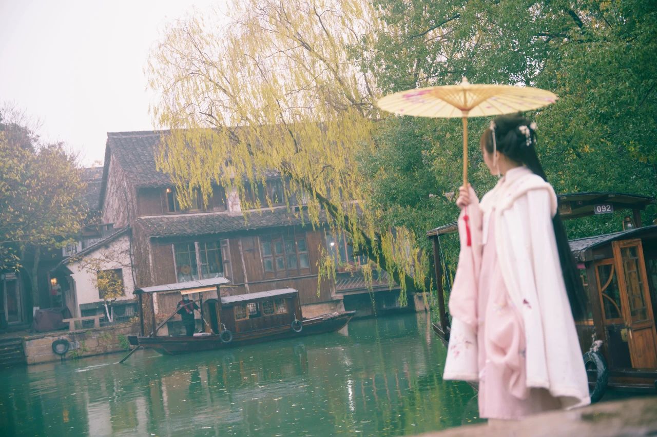 关于爱情的诗词短句唯美,关于爱情诗词简短句子