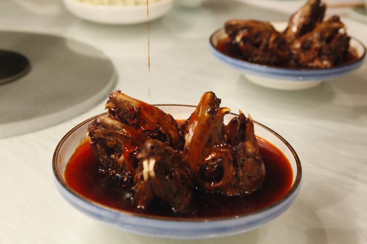 吃兔头喝椰汁,吃兔头和无骨鸡爪