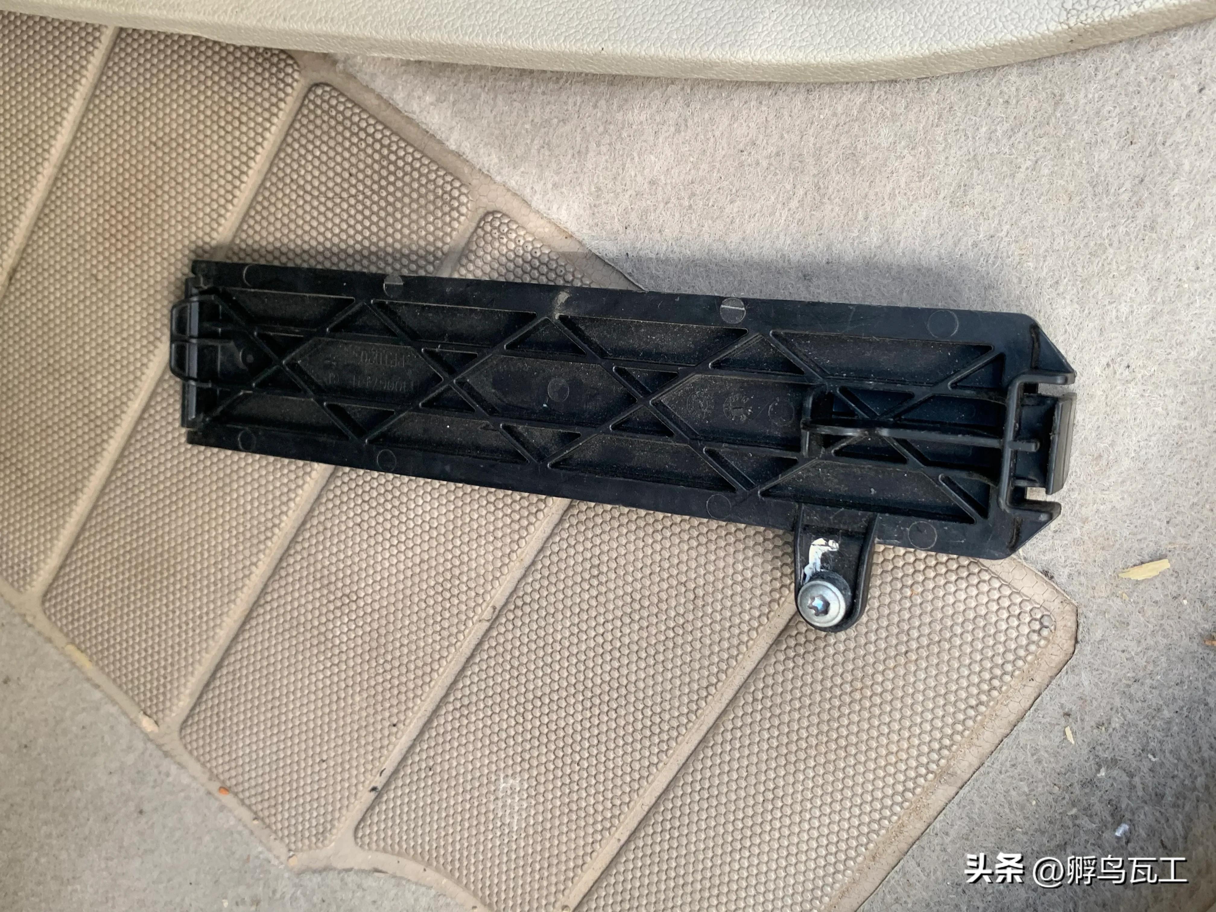 14款标致508空调滤芯更换教程,11款标致508更换空气滤芯