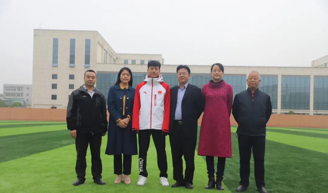 省金4枚，东奥选手1人，一本升学率100%，资阳中学风采无限有看点