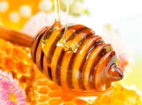 矿泉水瓶辨别蜂蜜真假可靠吗,加热鉴定蜂蜜的方法是真的吗