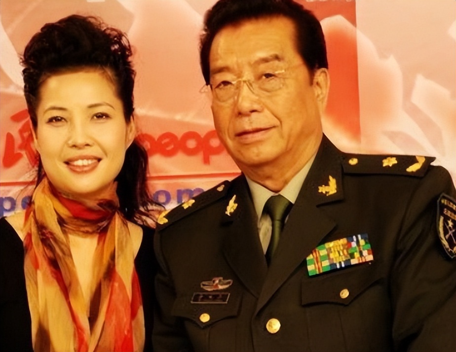 李双江与儿子李贺关系,李贺评价李天一