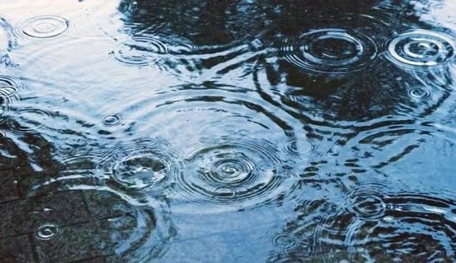 下雨天绘画儿童画简单漂亮,下雨天儿童画好看又简单可爱