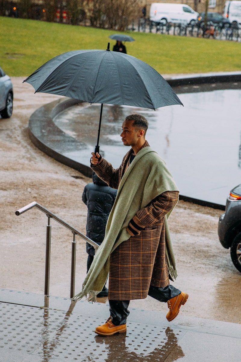 学会这些穿搭技巧你也能秒变男神,穿衣配色要记牢搭配瞬间变时髦男