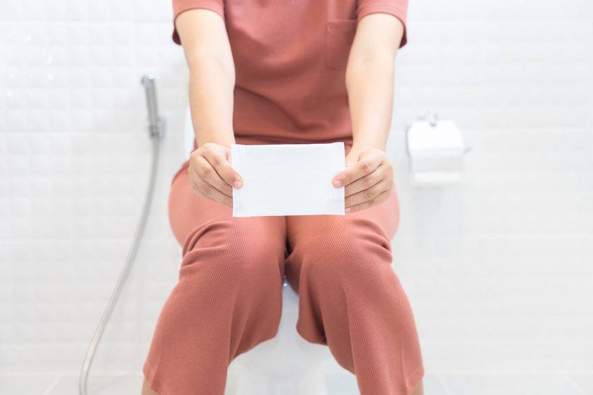 女性月经量过多说明排毒好？并不是，这或与6个因素有关，需警惕