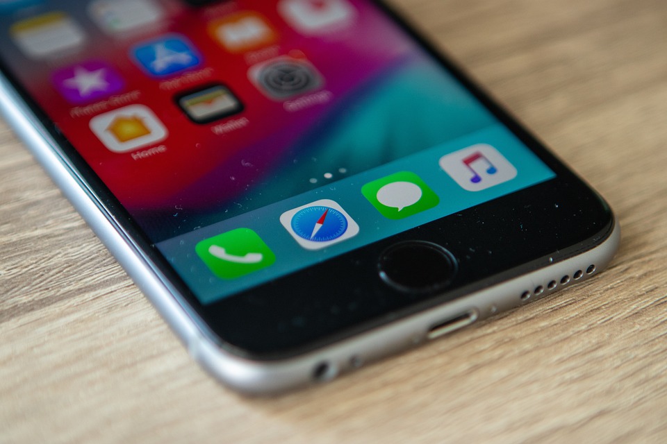 手机被偷听会出现什么现象,手机通话真的会被偷听吗