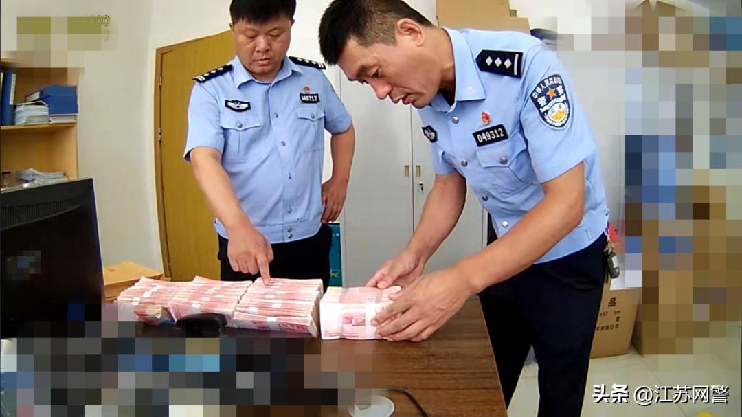 储物柜惊现40万现金,超市发现13万储物柜