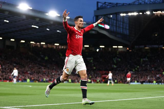 c罗连场戴帽詹俊解说,c罗51分钟破梅西纪录