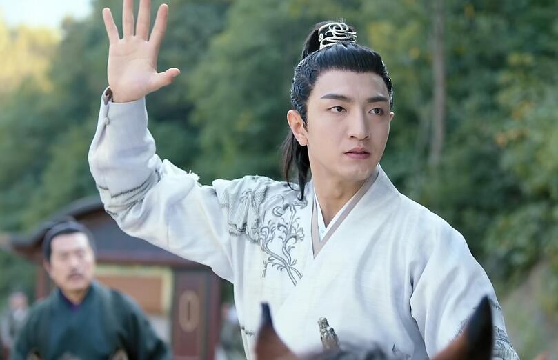 明明很帅自己却觉得很丑,明明很帅却打扮很丑