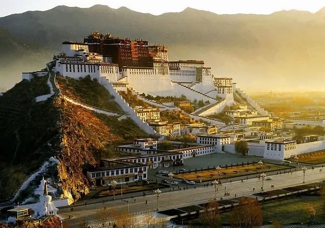 布达拉宫极乐之源在佛像下面,布达拉宫极乐之园的传说