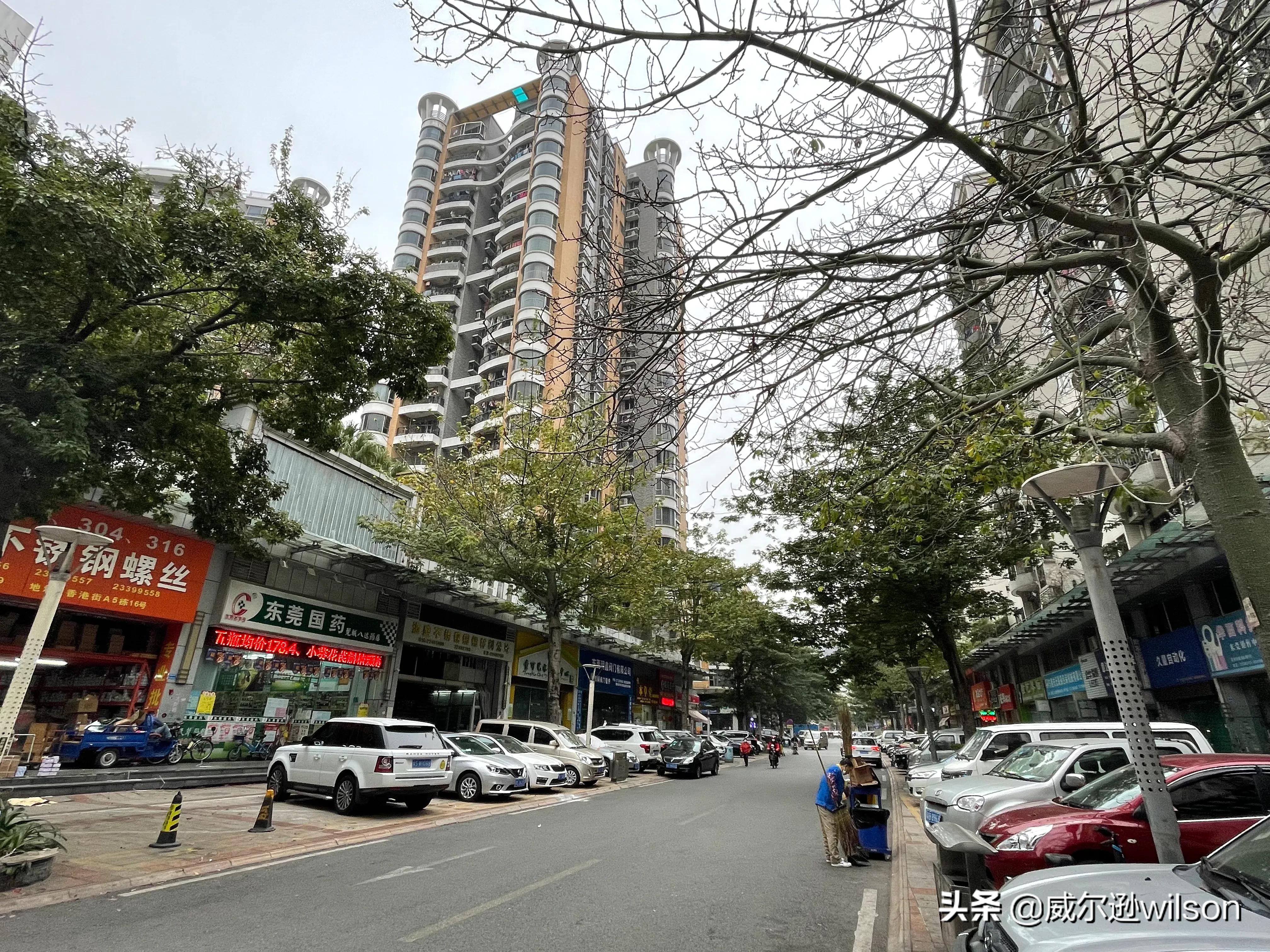 东莞有一条商业街，名字十分高大上，里面卖的却是五金零配件