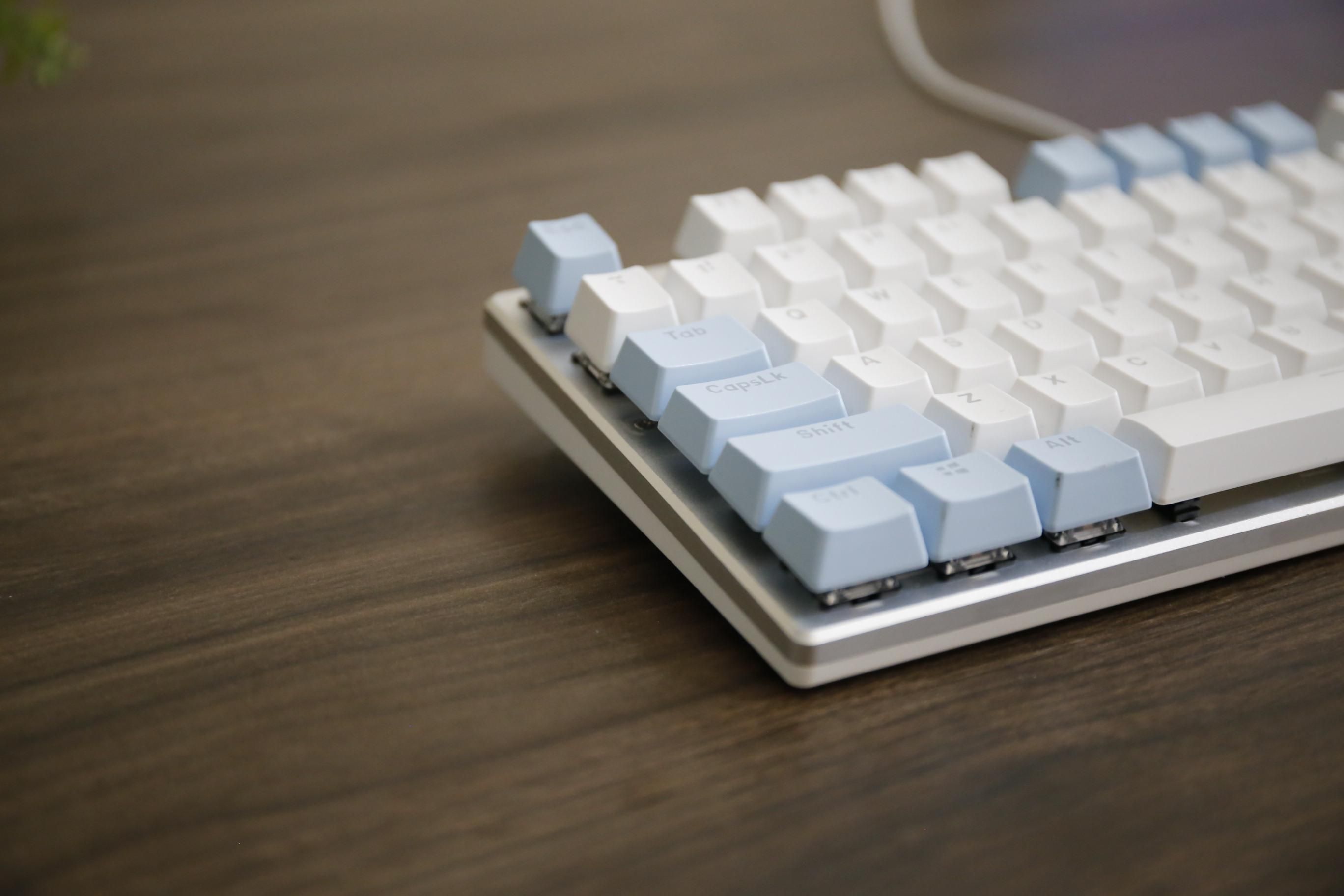 达尔优机械键盘ek815推荐,达尔优ek815青轴键盘测评