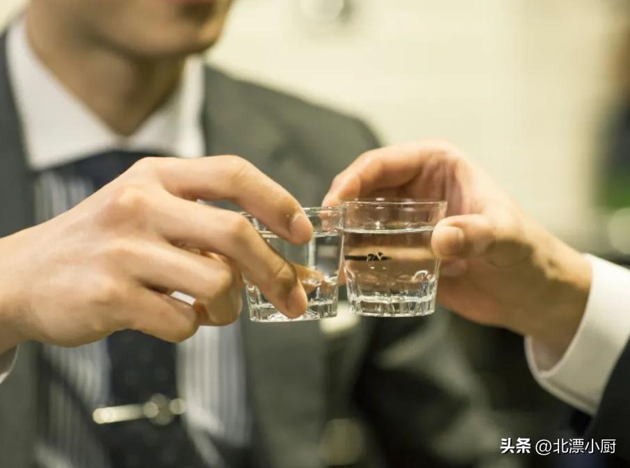 喝酒的时候要注意自己的酒量,喝酒出汗的人是不是酒量大