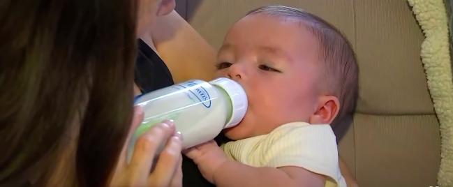 美“飞行婴儿奶粉行动”启动