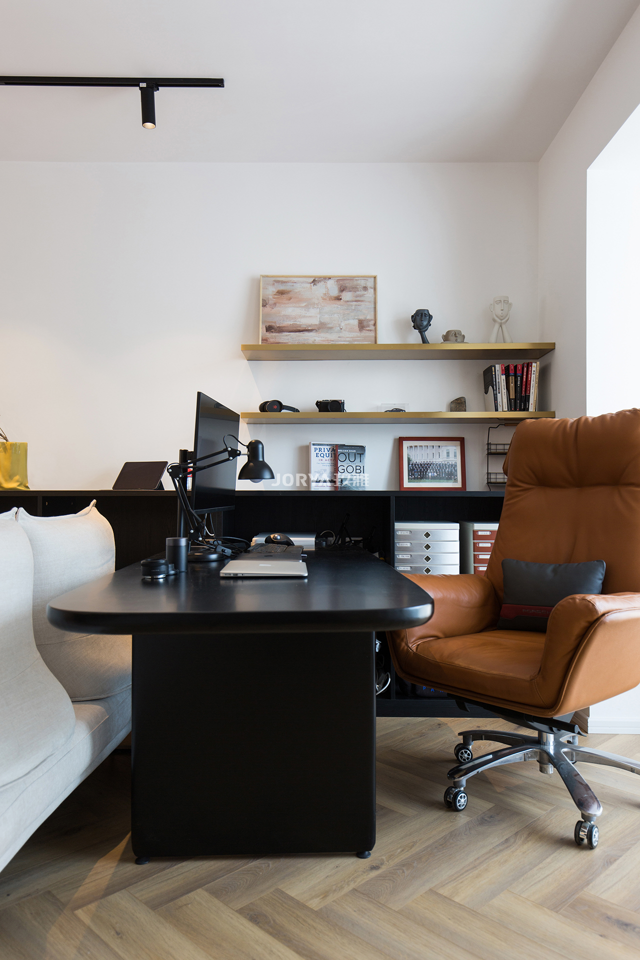 令人眼前一亮的艺术氛围，好像杂志里的家