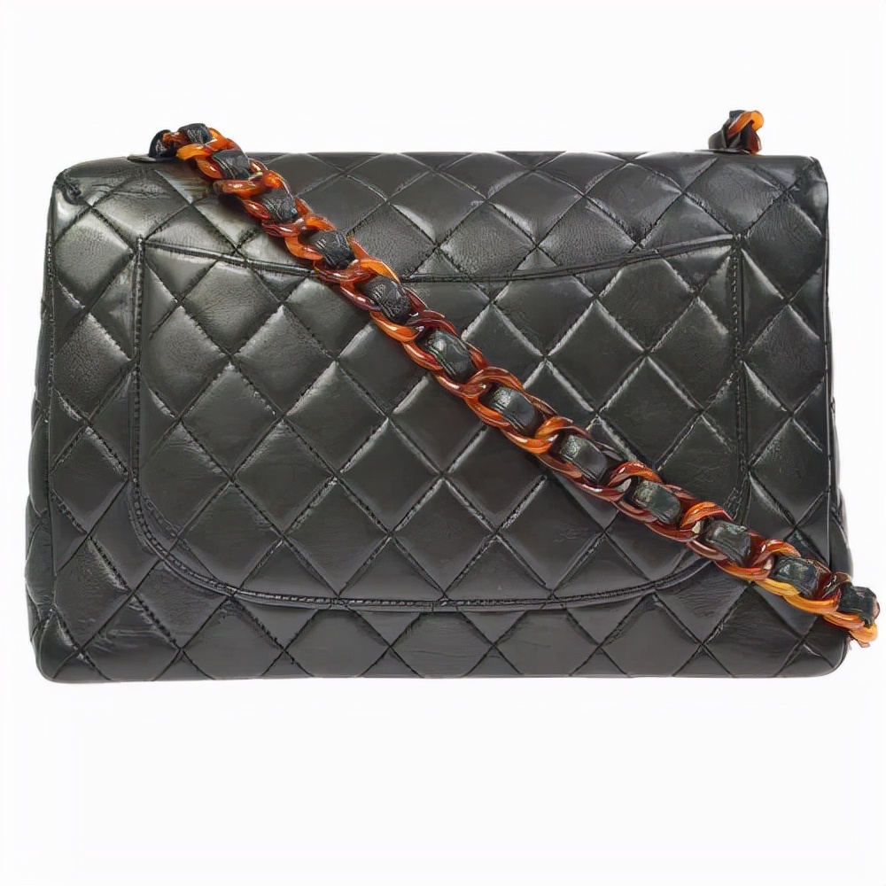 看完了Chanel富贵儿玳瑁，我默默放下了手中的皮质金链...