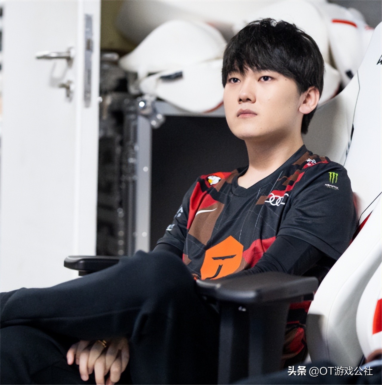 左手说自己是rookie,左手阿水tes赛后采访