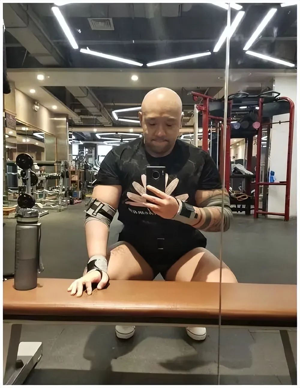 你认为劣迹斑斑的艺人该不该复出 (哪些劣迹艺人准备复出)