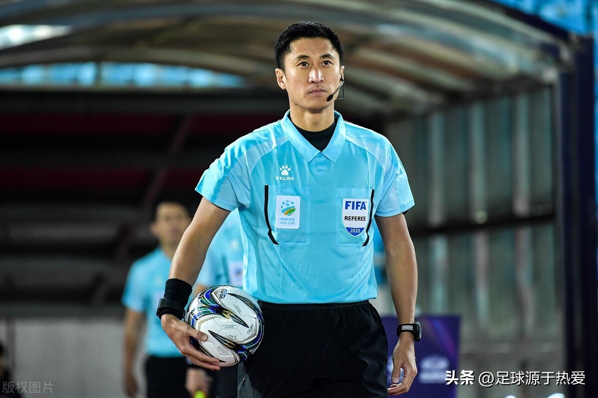 京鲁大战马宁裁判视频,马宁在京沪大战裁判