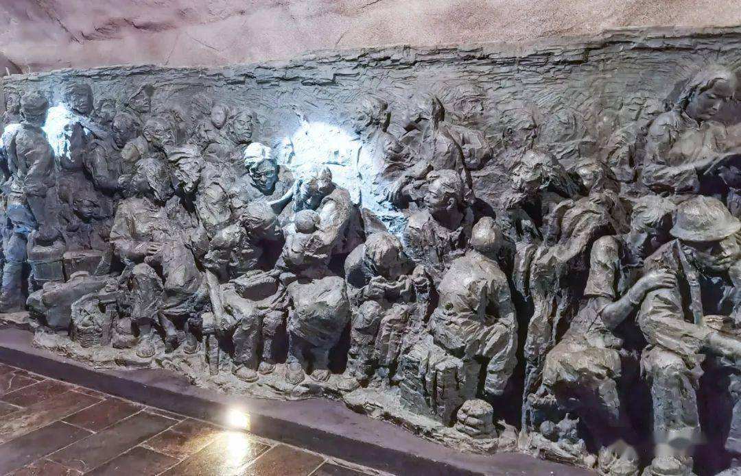 日军轰炸重庆隧道惨案,六五隧道惨案死亡人数