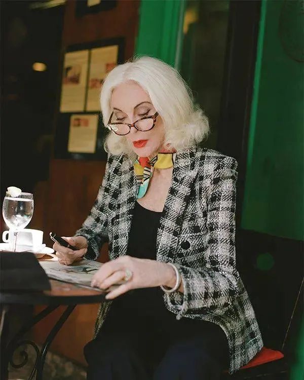 被渣男抛弃10年后霸气回归,被渣男抛弃背叛婚姻的女人