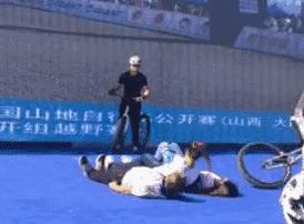 新娘是真的漂亮啊,新娘是真的漂亮谁敢娶回家gif