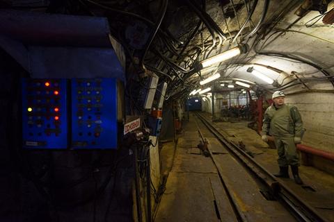 飞越俄罗斯上空,世界目前最大的钻石矿