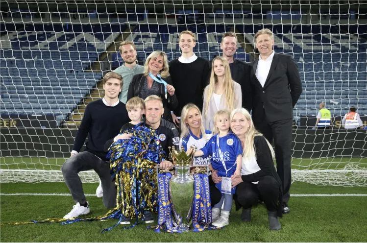 舒梅切尔父子当门将多久了,舒梅切尔父子简介