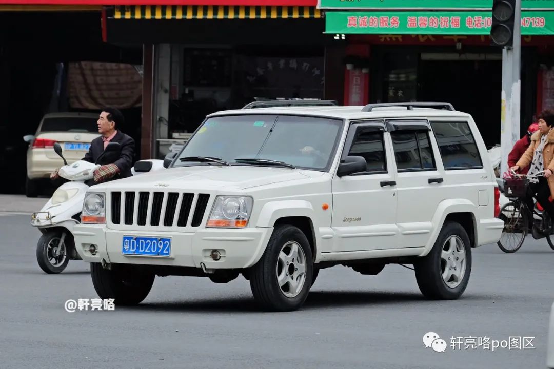 吉普进口切诺基,2020款jeep大切诺基超性能