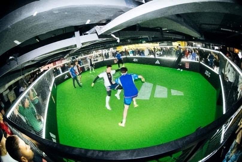 adidas鍚堜綔涓婃捣,adidas鍚堜綔