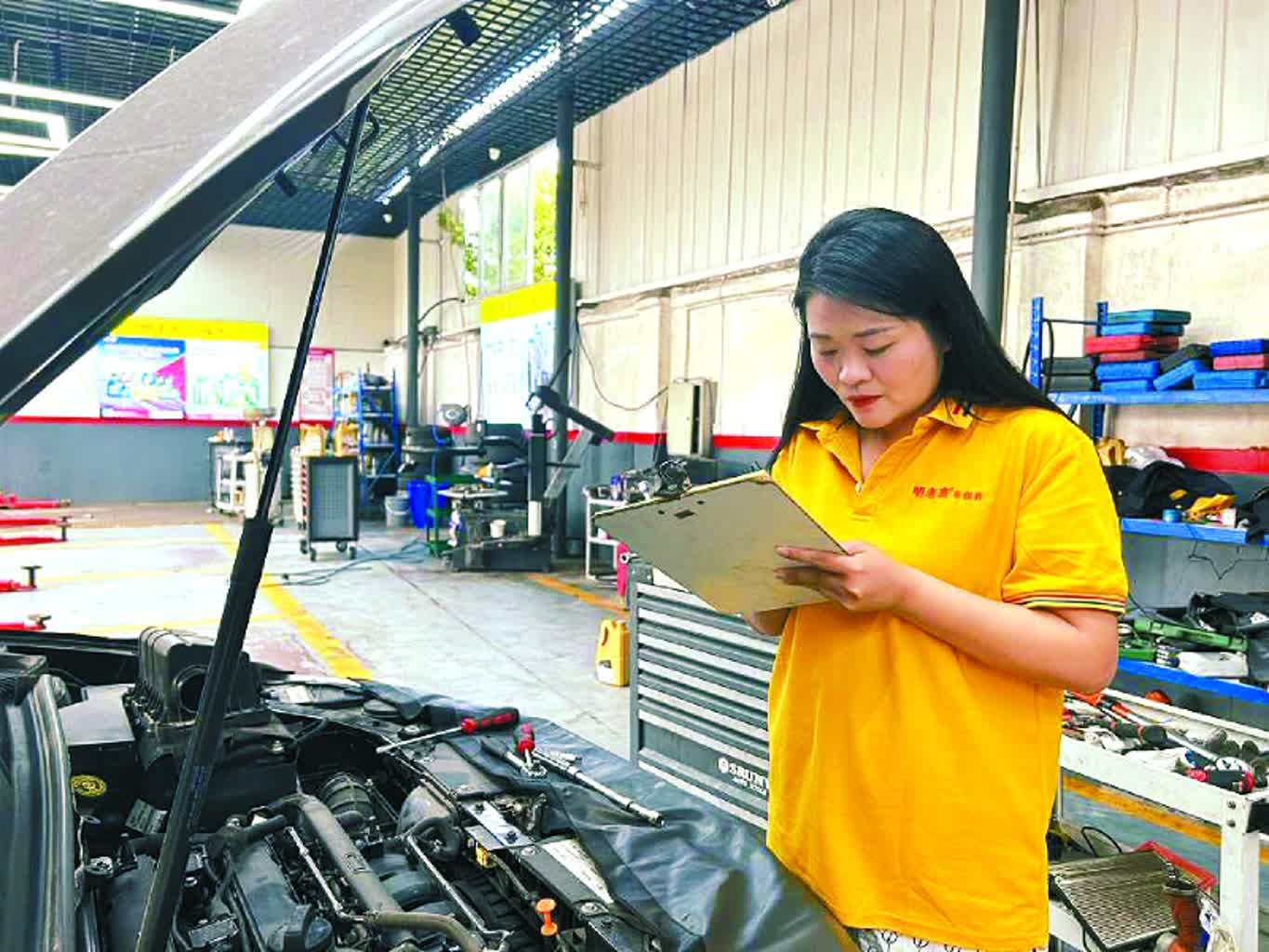 80后”夫妻返乡创业打造南充汽车养护特色品牌