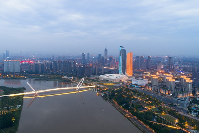 中国第五大城市南京和成都对比,华中十大城市对比华东十城市