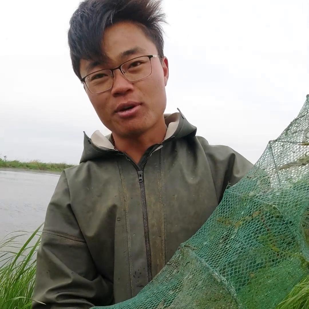 这天气是该抓鱼呢还是钓鱼呢,下雨天抓黄鳝的地方