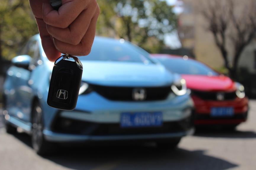 本田飞度最好的改装,国外本田三厢飞度改装