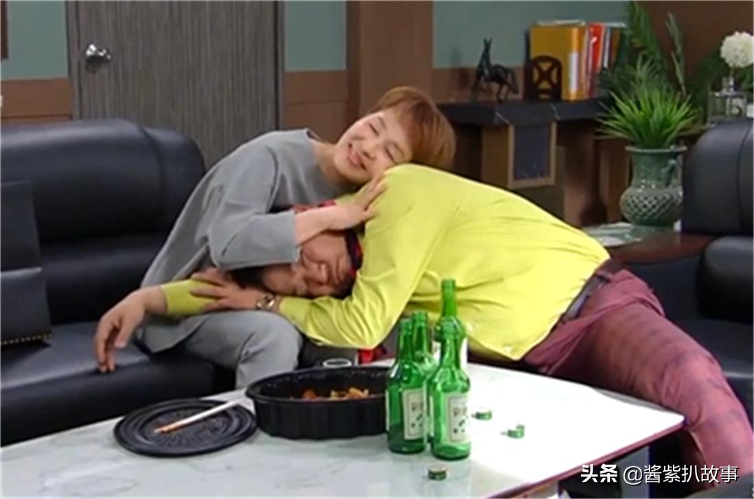 第30集周泰植夸楚心是最了解自己的人两人喝醉抱在一起睡着了