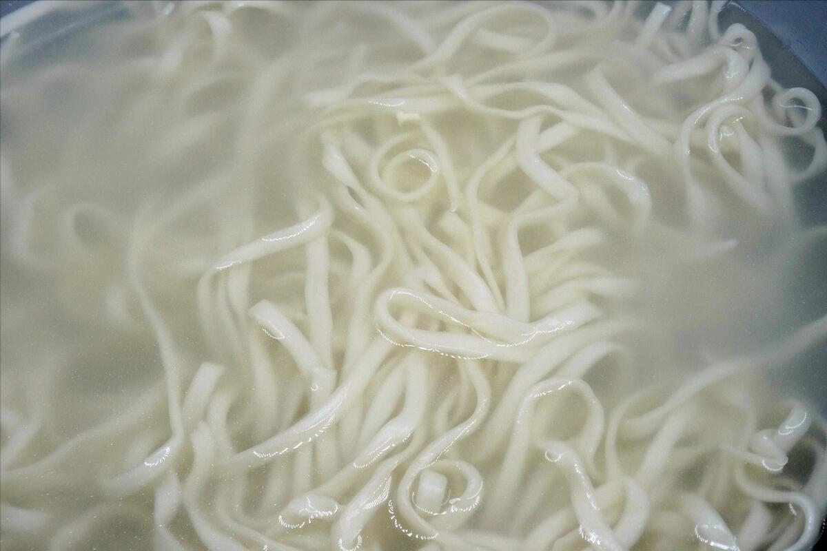 如何使手擀面劲道不断,如何擀面又薄又劲道