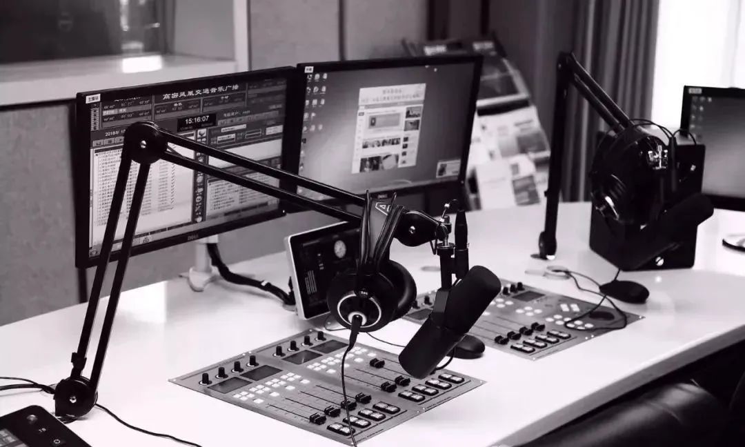 许知远吐槽最后一句,许知远说比你们所有人都有活力