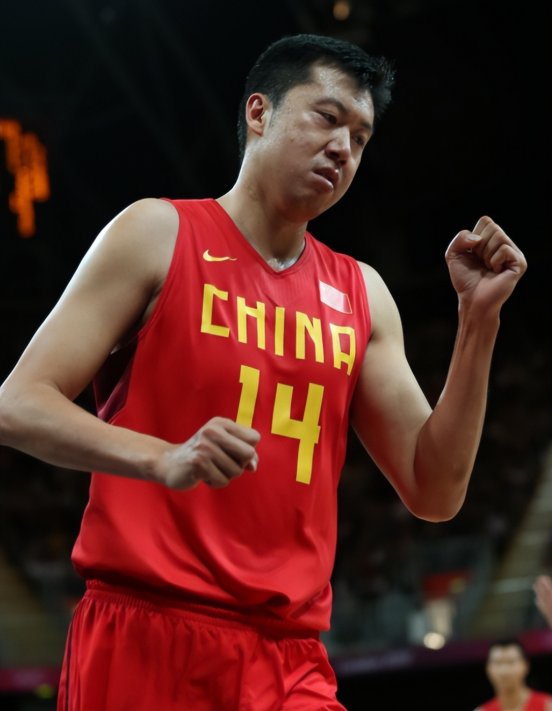 姚明cba各项数据纪录,cba总决赛姚明51分21篮板