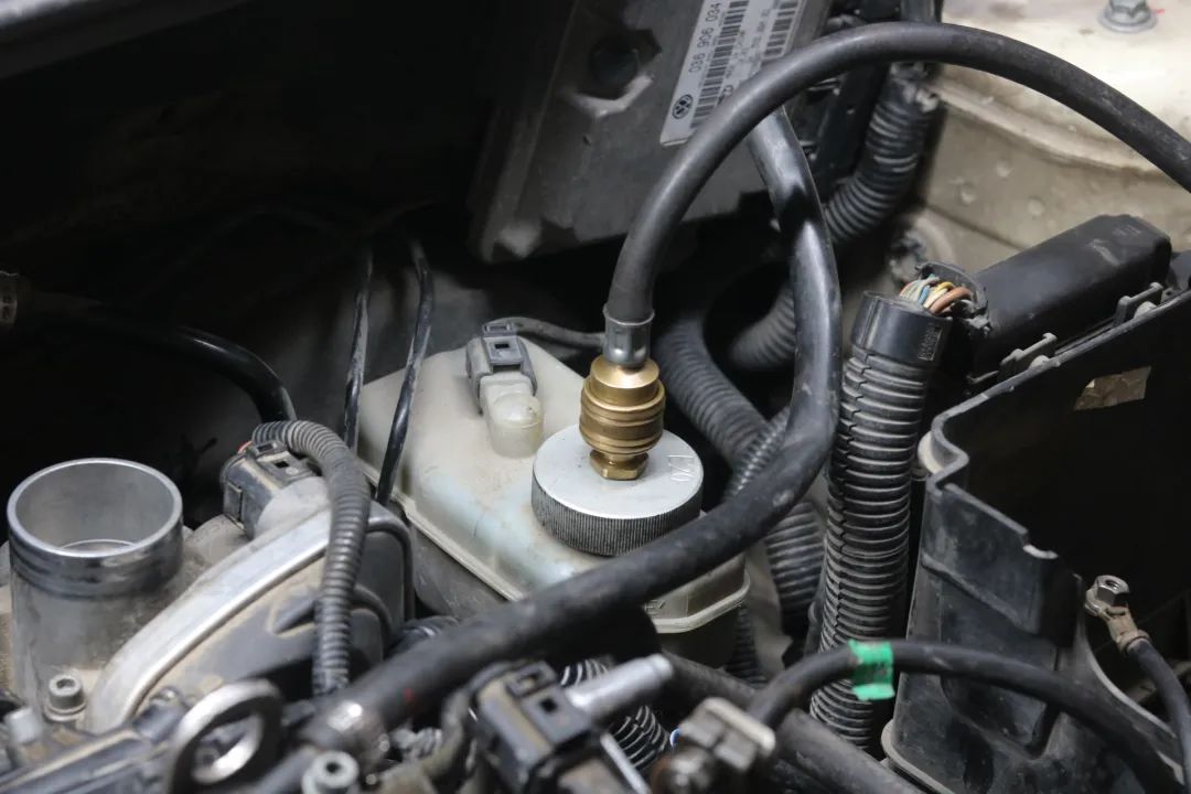 老款大众polo拆解内饰全过程,旧polo翻新视频